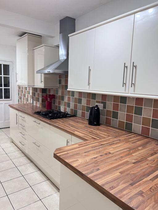 Spacious 3 Bed Flat - Beach Nearby - No Pets Southend-on-Sea Zewnętrze zdjęcie