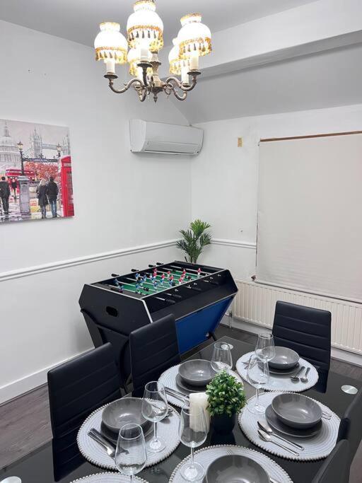Spacious 3 Bed Flat - Beach Nearby - No Pets Southend-on-Sea Zewnętrze zdjęcie
