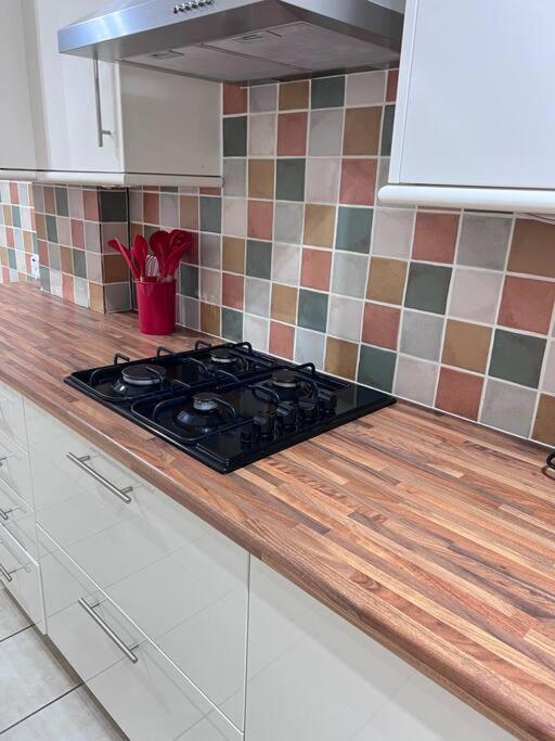 Spacious 3 Bed Flat - Beach Nearby - No Pets Southend-on-Sea Zewnętrze zdjęcie