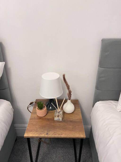 Spacious 3 Bed Flat - Beach Nearby - No Pets Southend-on-Sea Zewnętrze zdjęcie