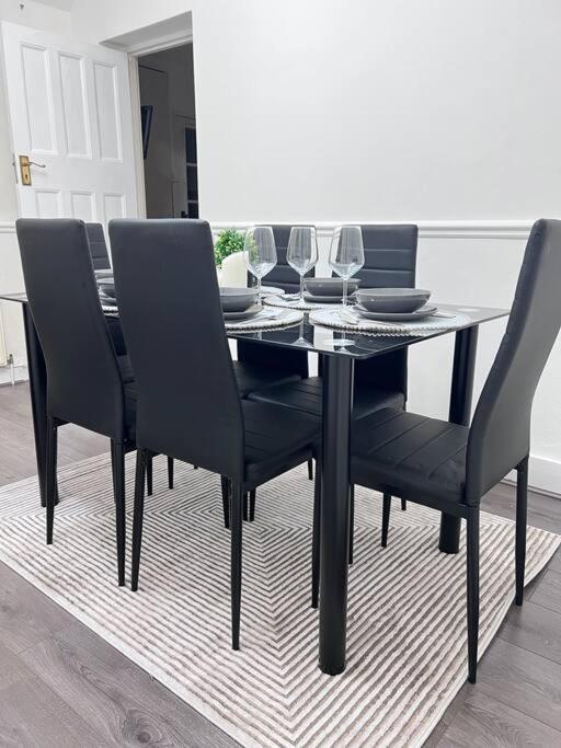 Spacious 3 Bed Flat - Beach Nearby - No Pets Southend-on-Sea Zewnętrze zdjęcie