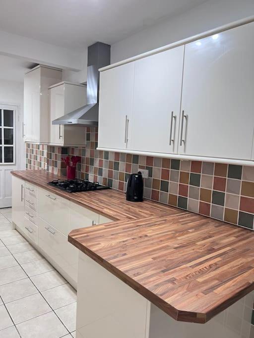 Spacious 3 Bed Flat - Beach Nearby - No Pets Southend-on-Sea Zewnętrze zdjęcie