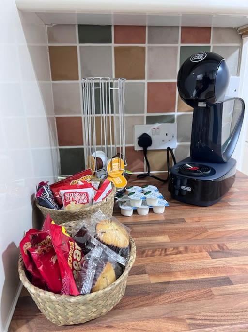 Spacious 3 Bed Flat - Beach Nearby - No Pets Southend-on-Sea Zewnętrze zdjęcie