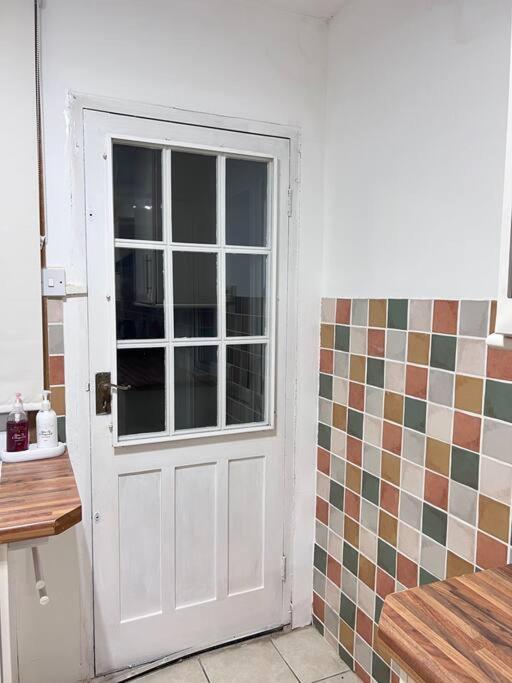 Spacious 3 Bed Flat - Beach Nearby - No Pets Southend-on-Sea Zewnętrze zdjęcie